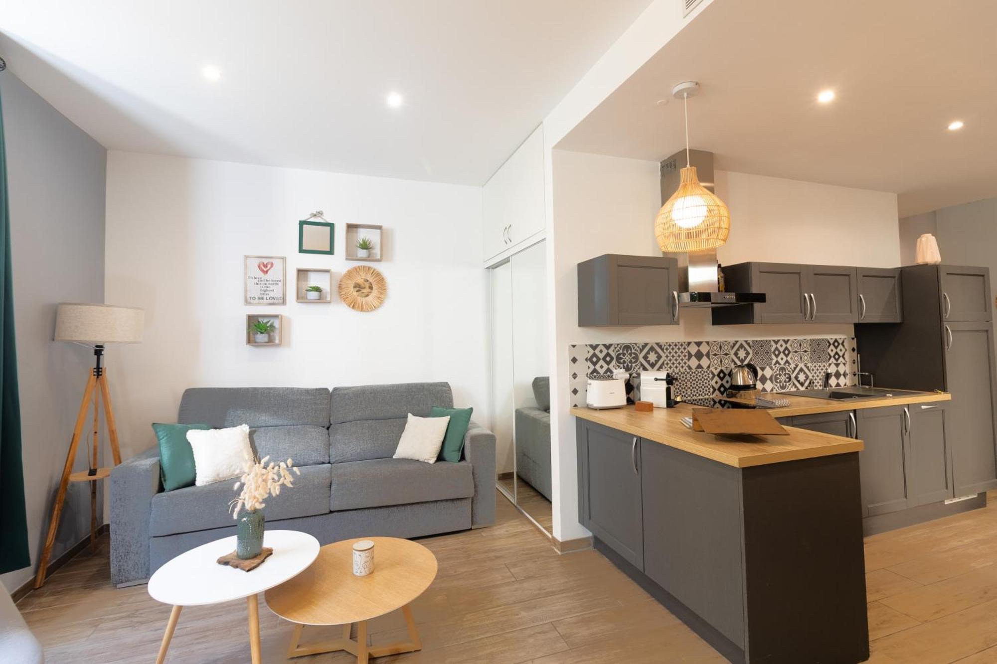 Le Mattoni 2 Apartment Menton Bagian luar foto