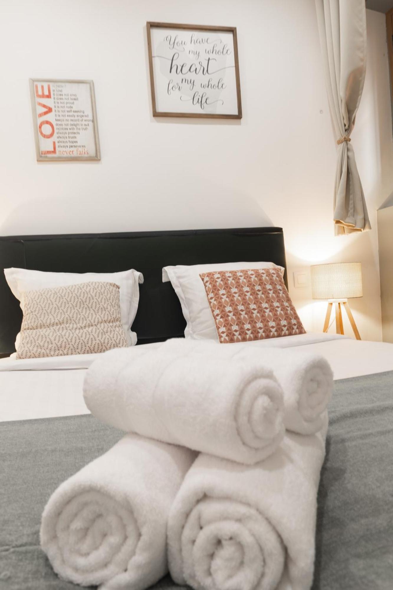 Le Mattoni 2 Apartment Menton Bagian luar foto